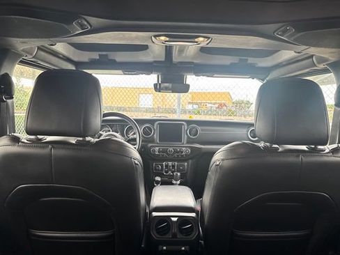 Used 2021 Jeep Wrangler Unlimited Sahara AWD/4WD image 13