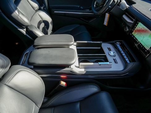 New 2025 Lincoln Navigator Reserve w/ Jet Appearance Package image 17