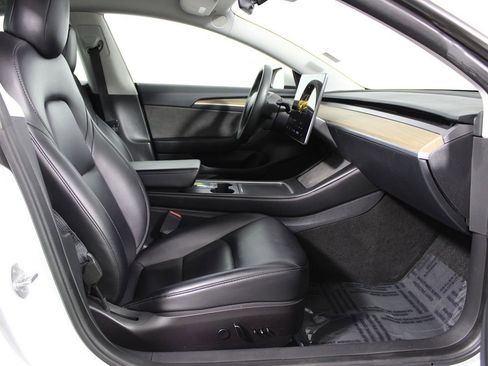 Used 2023 Tesla Model 3 Standard Range image 10