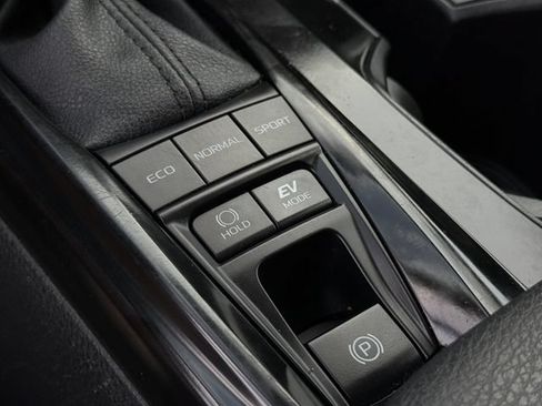 Used 2025 Toyota Camry LE FWD image 20