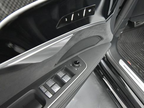 Used 2022 Audi S8 image 19