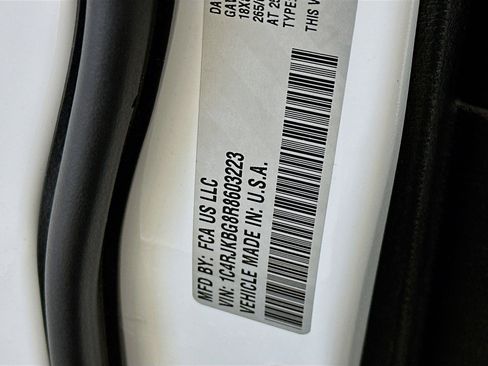 Used 2024 Jeep Grand Cherokee L Limited w/ Luxury Tech Group II image 12