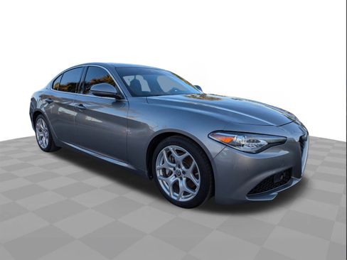 Used 2021 Alfa Romeo Giulia Ti image 2