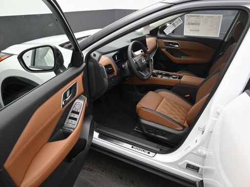 New 2026 Nissan Rogue Platinum w/ Platinum Premium Package image 10