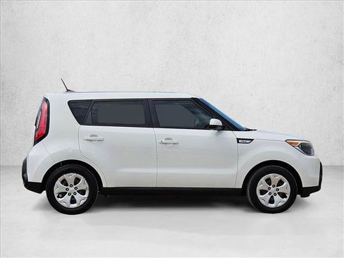 Used 2015 Kia Soul FWD image 4