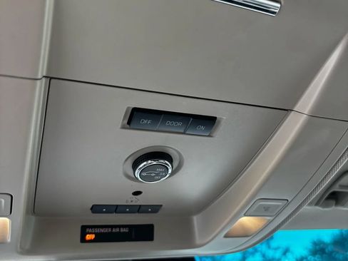 Used 2017 GMC Yukon SLT RWD image 23