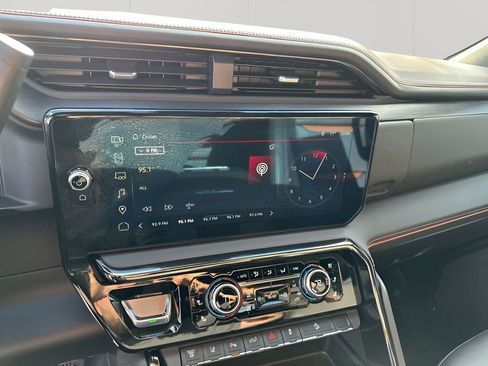 Used 2024 GMC Sierra 2500 AT4 w/ AT4 Premium Plus Package image 34