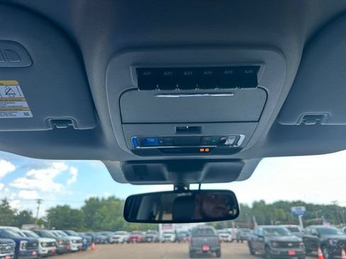 Used 2026 Ford F250 Lariat w/ Tremor Off-Road Package AWD/4WD image 15