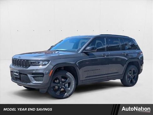 New 2025 Jeep Grand Cherokee Altitude image 1