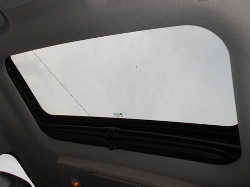 Used 2014 Chevrolet Traverse LTZ AWD/4WD image 8