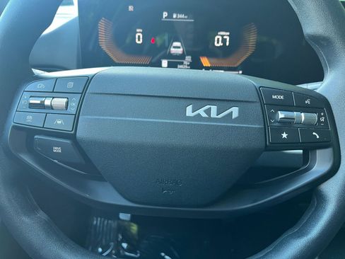 Used 2025 Kia K4 FWD image 28