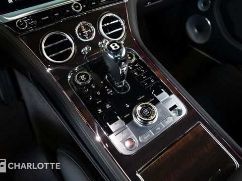 Used 2021 Bentley Continental GT image 31