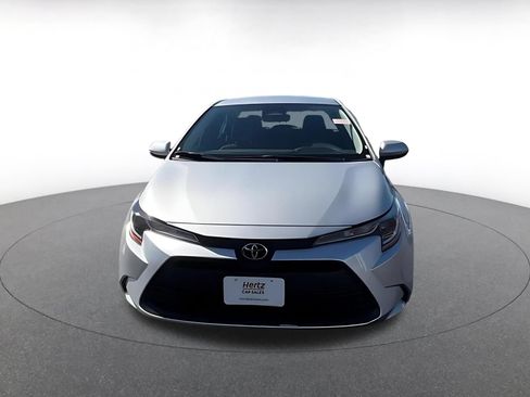 Used 2025 Toyota Corolla LE FWD image 4