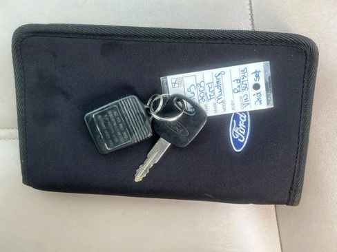 Used 2003 Ford Mustang Convertible RWD image 20