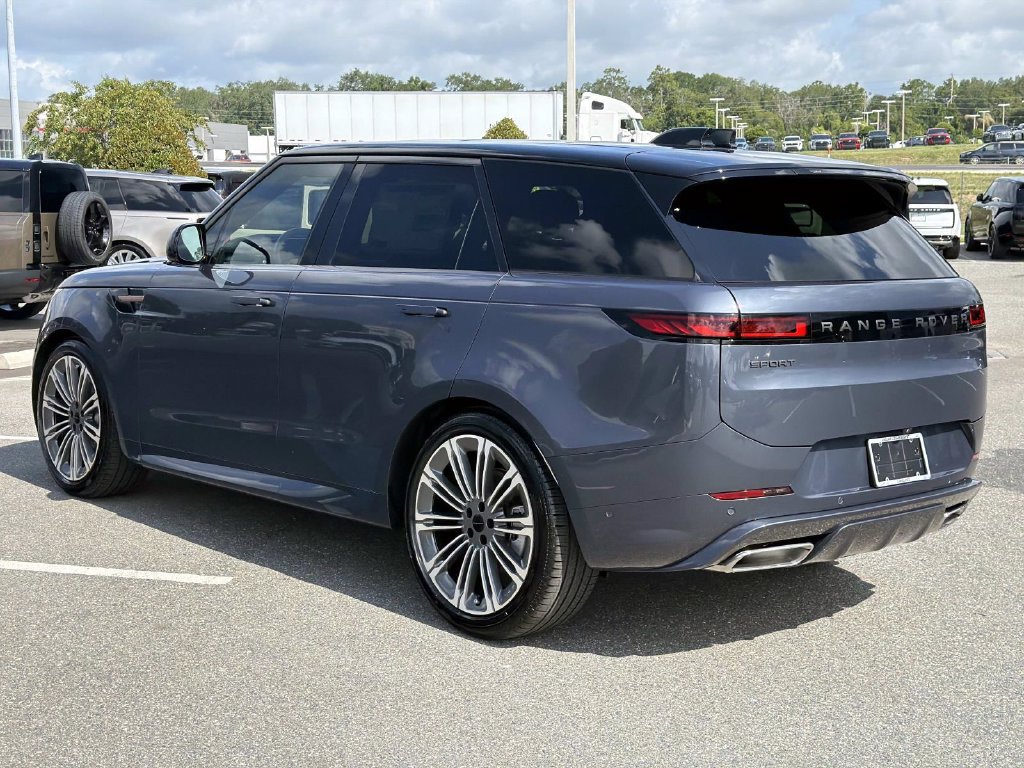New 2026 Land Rover Range Rover Sport Dynamic SE AWD/4WD image 3