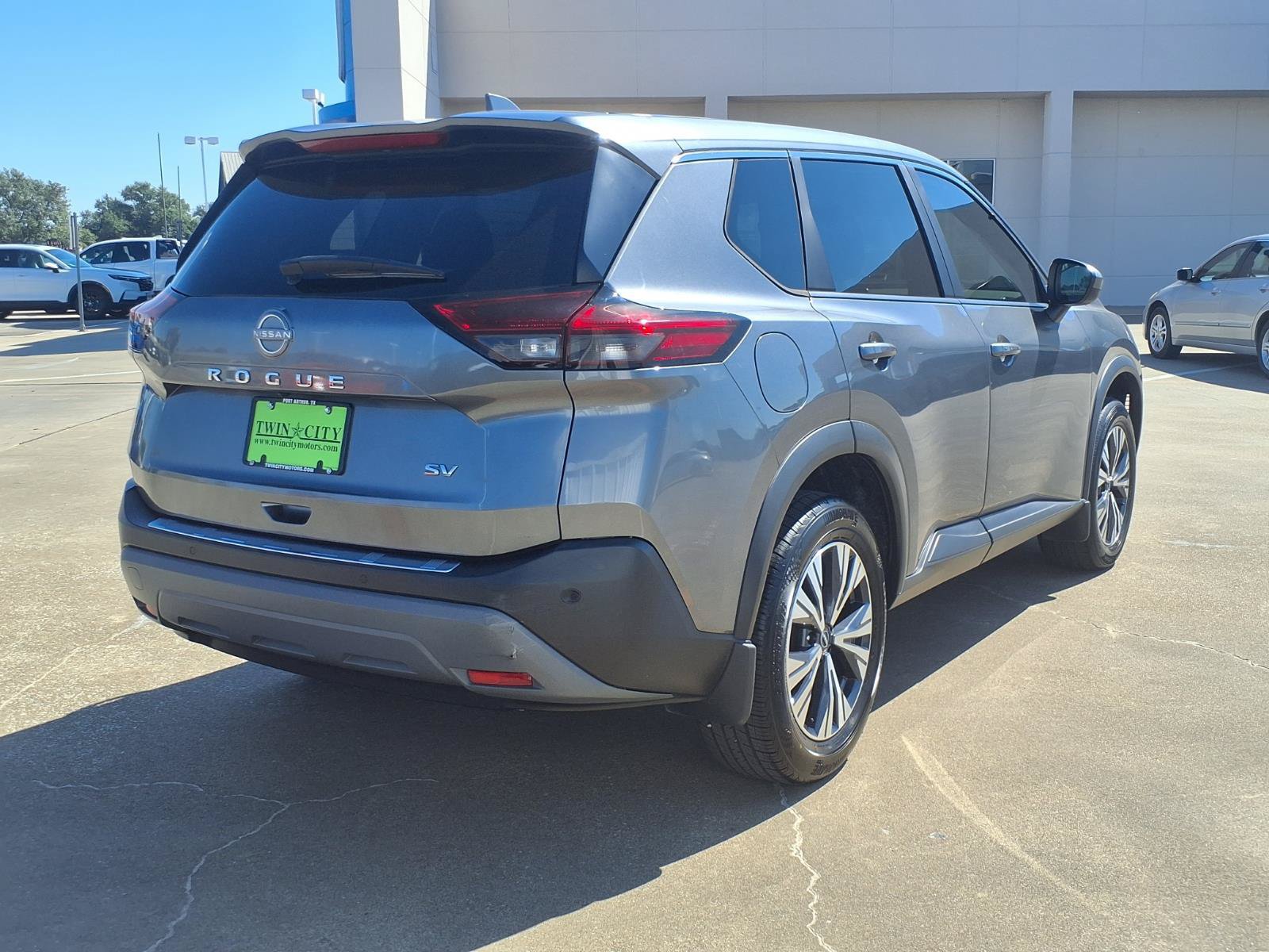 Used 2023 Nissan Rogue SV FWD image 4