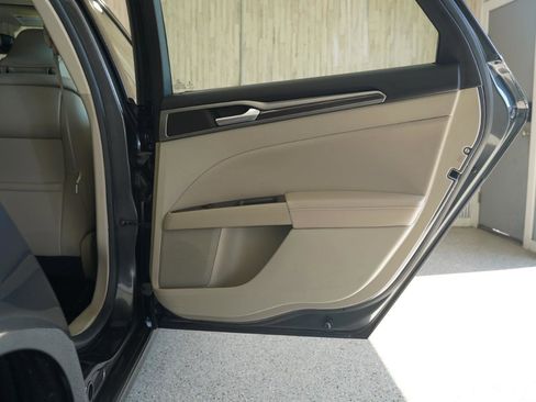 Used 2019 Ford Fusion SEL FWD image 37