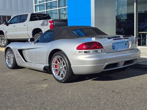 Used 2004 Dodge Viper SRT-10 image 4