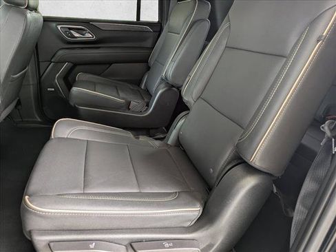 Used 2023 GMC Yukon XL SLT RWD image 19