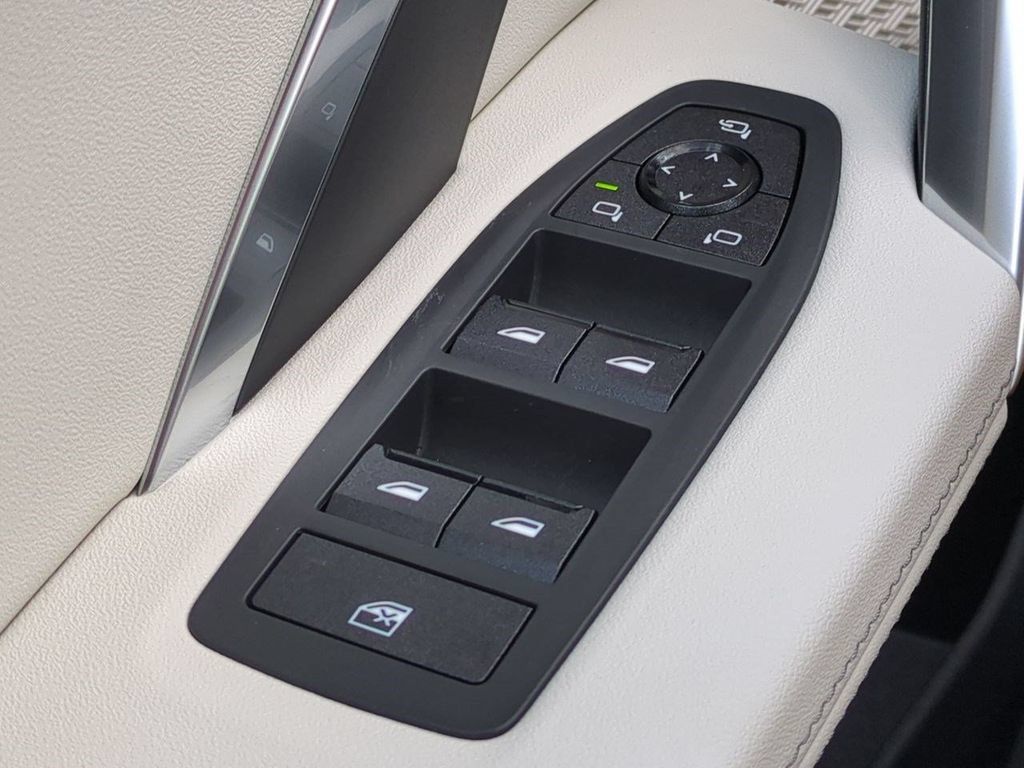 New 2027 BMW X1 xDrive28i AWD/4WD image 25