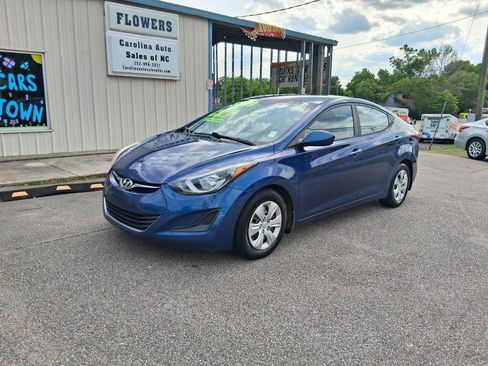 Used 2016 Hyundai Elantra SE FWD image 2