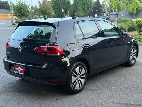 Used 2016 Volkswagen e-Golf SEL Premium w/ Driver Assistance Package image 8
