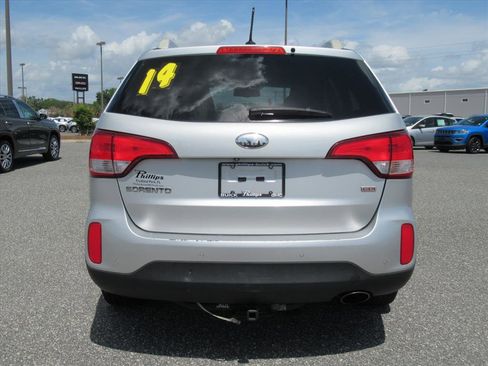 Used 2014 Kia Sorento LX image 6