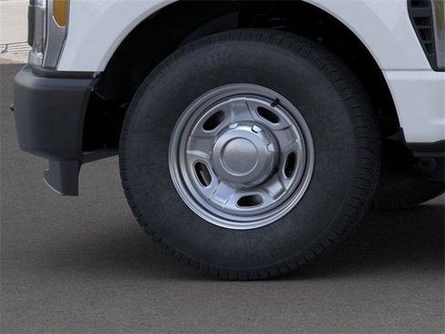 Used 2023 Ford F250 XL image 19