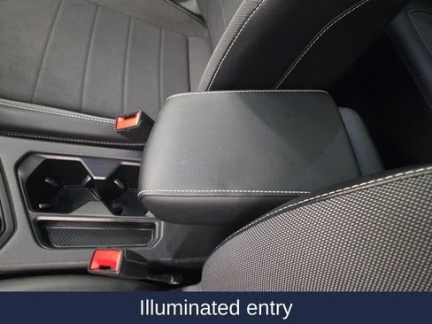 Used 2022 Volkswagen Taos SE w/ Panoramic Sunroof Package image 28