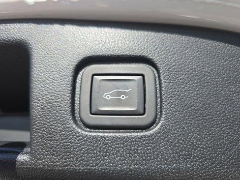 Used 2024 Chevrolet Blazer EV LT image 13