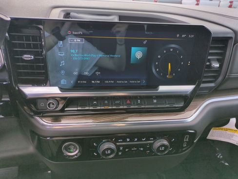 Certified 2023 Chevrolet Silverado 1500 LT AWD/4WD image 23
