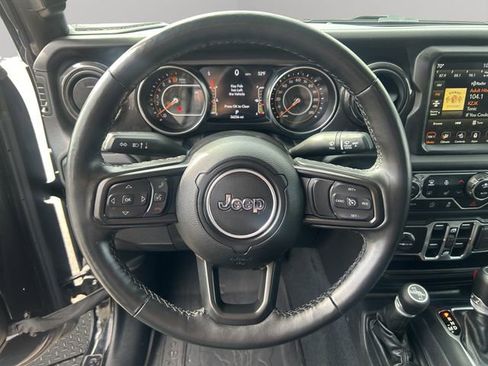 Used 2022 Jeep Gladiator Sport AWD/4WD image 12