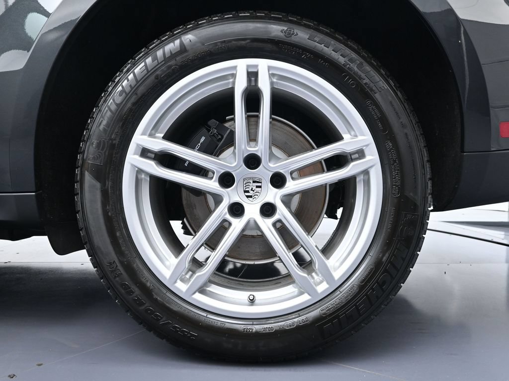 Used 2026 Porsche Macan AWD/4WD image 26