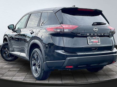 New 2026 Nissan Rogue SV FWD image 4