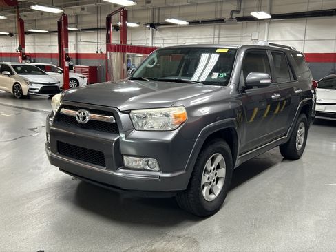 Used 2013 Toyota 4Runner SR5 w/ Convenience Pkg RWD image 5