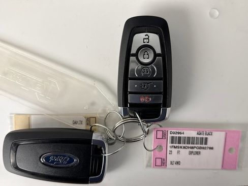 Used 2023 Ford Explorer XLT w/ Equipment Group 202A AWD/4WD image 10