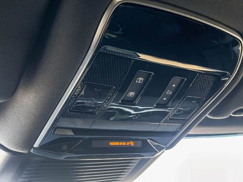 Used 2023 Land Rover Range Rover Sport SE image 29