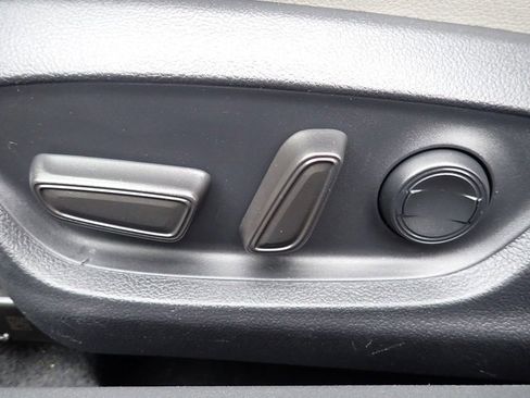 Used 2023 Toyota Camry SE image 22