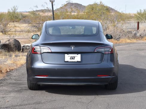 Used 2023 Tesla Model 3 Standard Range image 4