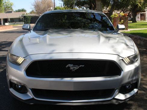 Used 2016 Ford Mustang GT Premium image 4