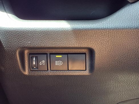 Used 2024 Toyota RAV4 XLE FWD image 17