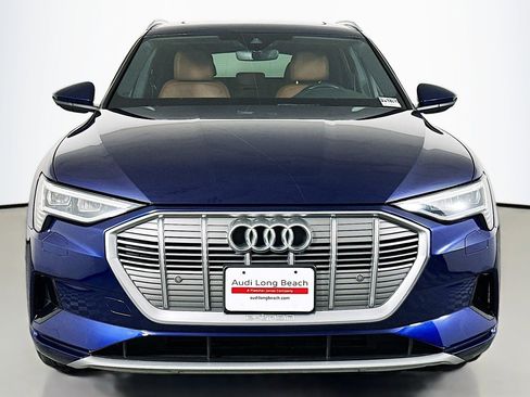 Used 2022 Audi e-tron Premium image 2