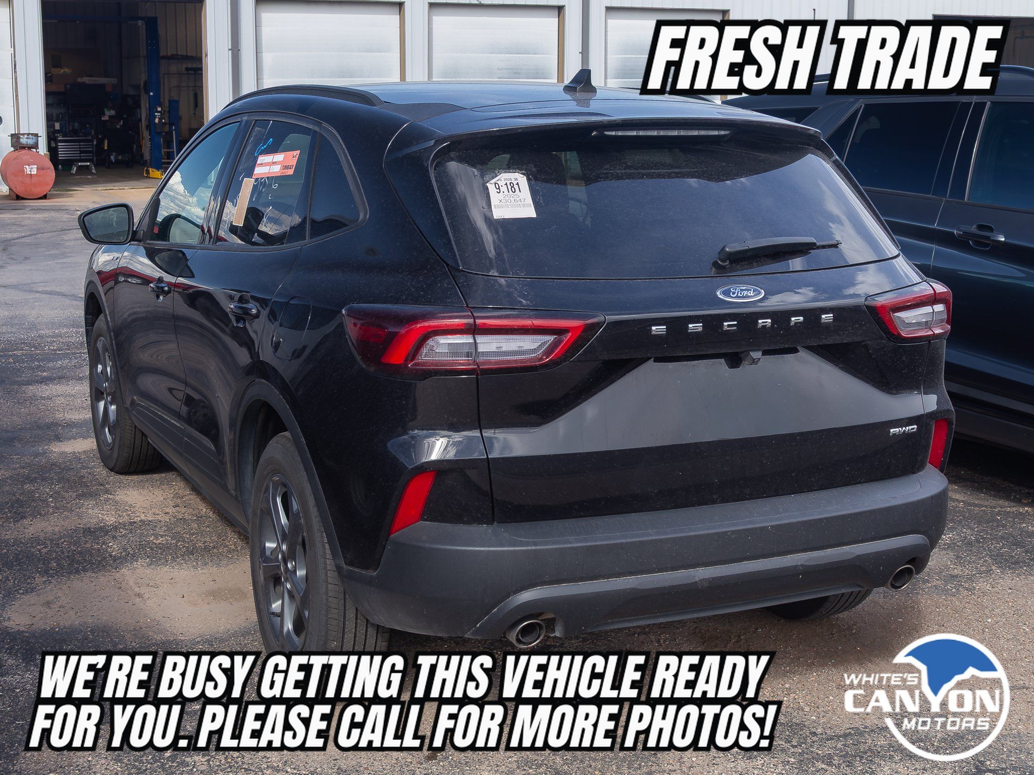 Used 2025 Ford Escape ST-Line AWD/4WD image 3