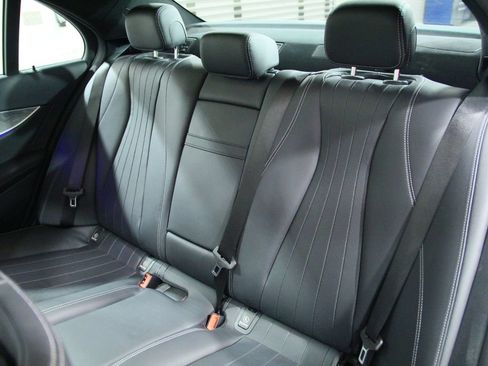 Used 2023 Mercedes-Benz E 350 4MATIC Sedan image 31