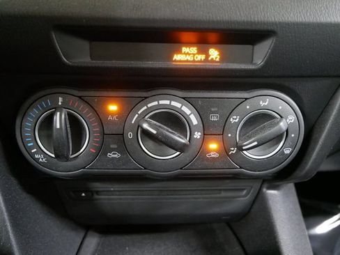 Used 2014 MAZDA MAZDA3 i Touring FWD image 20