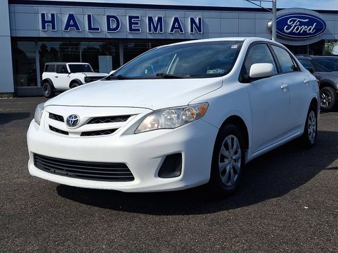 Used 2011 Toyota Corolla LE FWD image 3