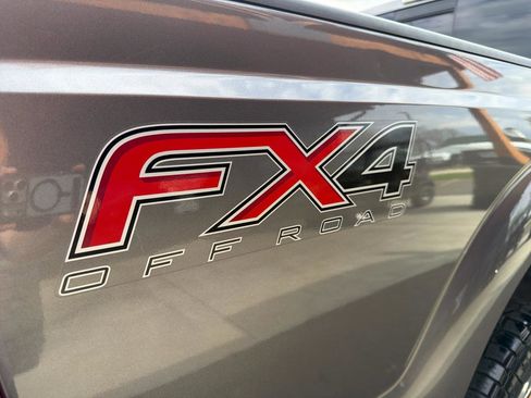 Used 2014 Ford F250 Lariat w/ Chrome Package image 19