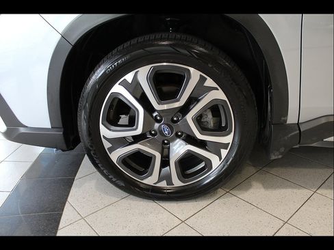 Used 2023 Subaru Ascent Limited w/ Technology Package AWD/4WD image 9