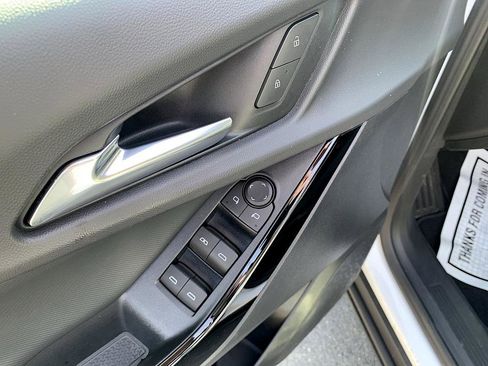 Used 2025 Chevrolet Equinox LT image 10