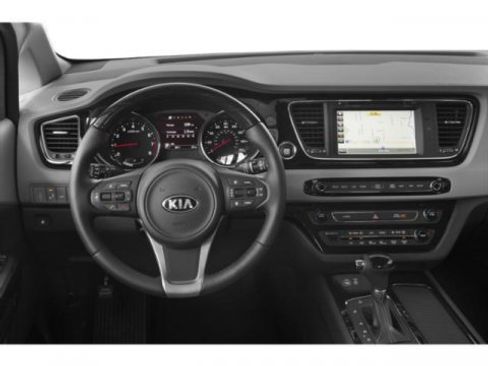 Used 2018 Kia Sedona LX w/ LX Essentials Premium Package image 10